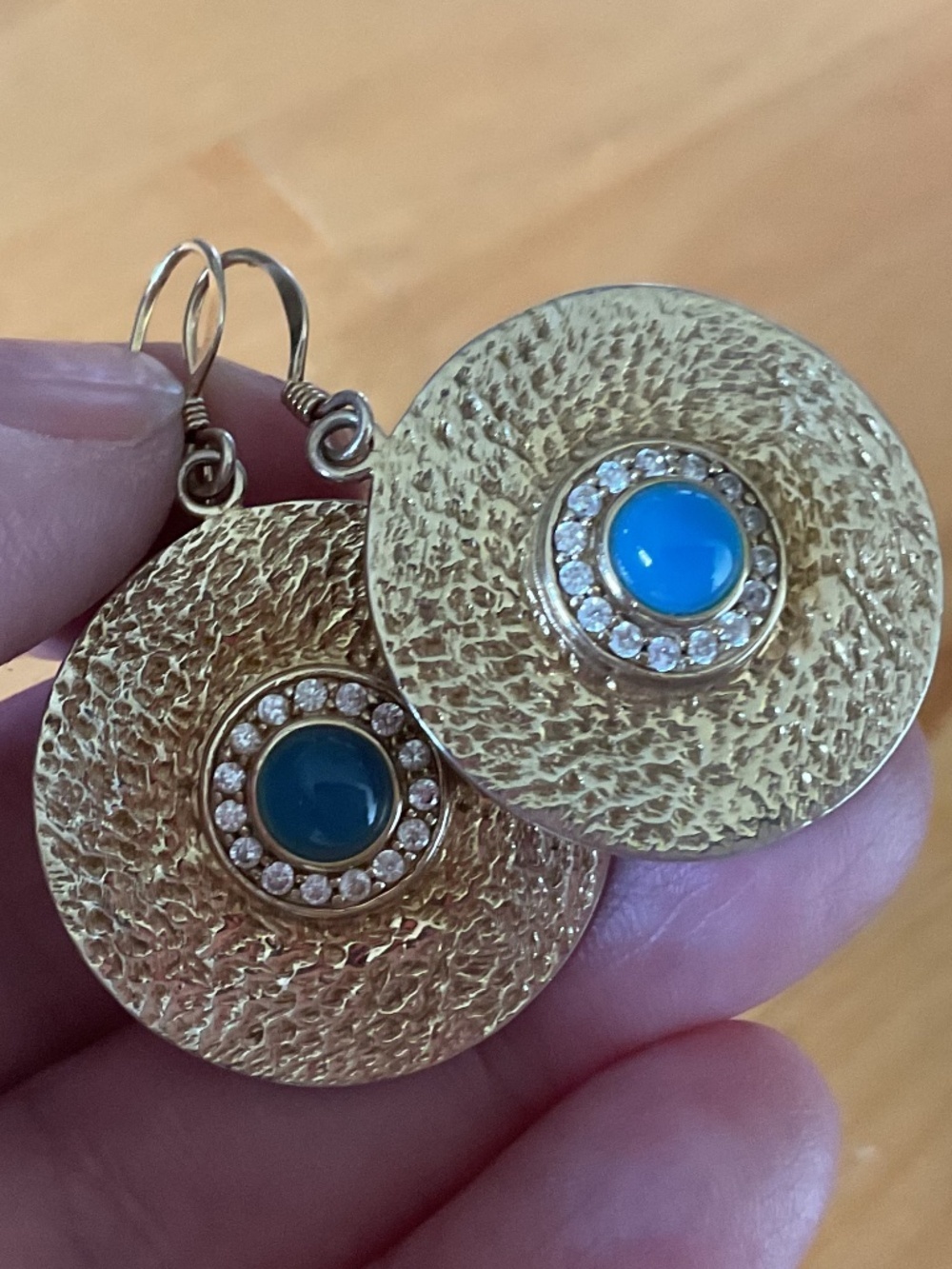 NWOT Gold plated sterling silver 925 Blue Chalcedon Round Hammered Earrings - Picture 6 of 11